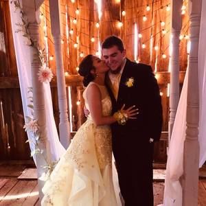 Meet your Posher, Ava